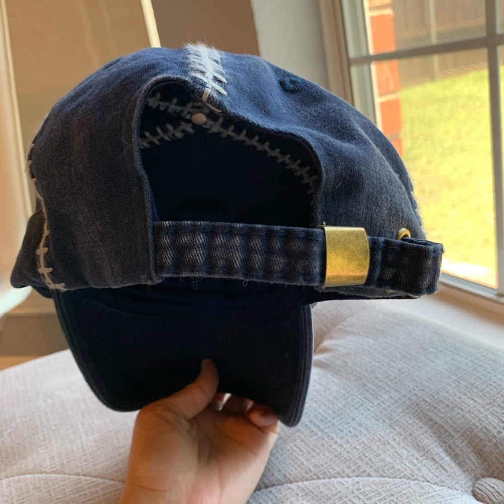 Statement hat - Picture 5 of 9